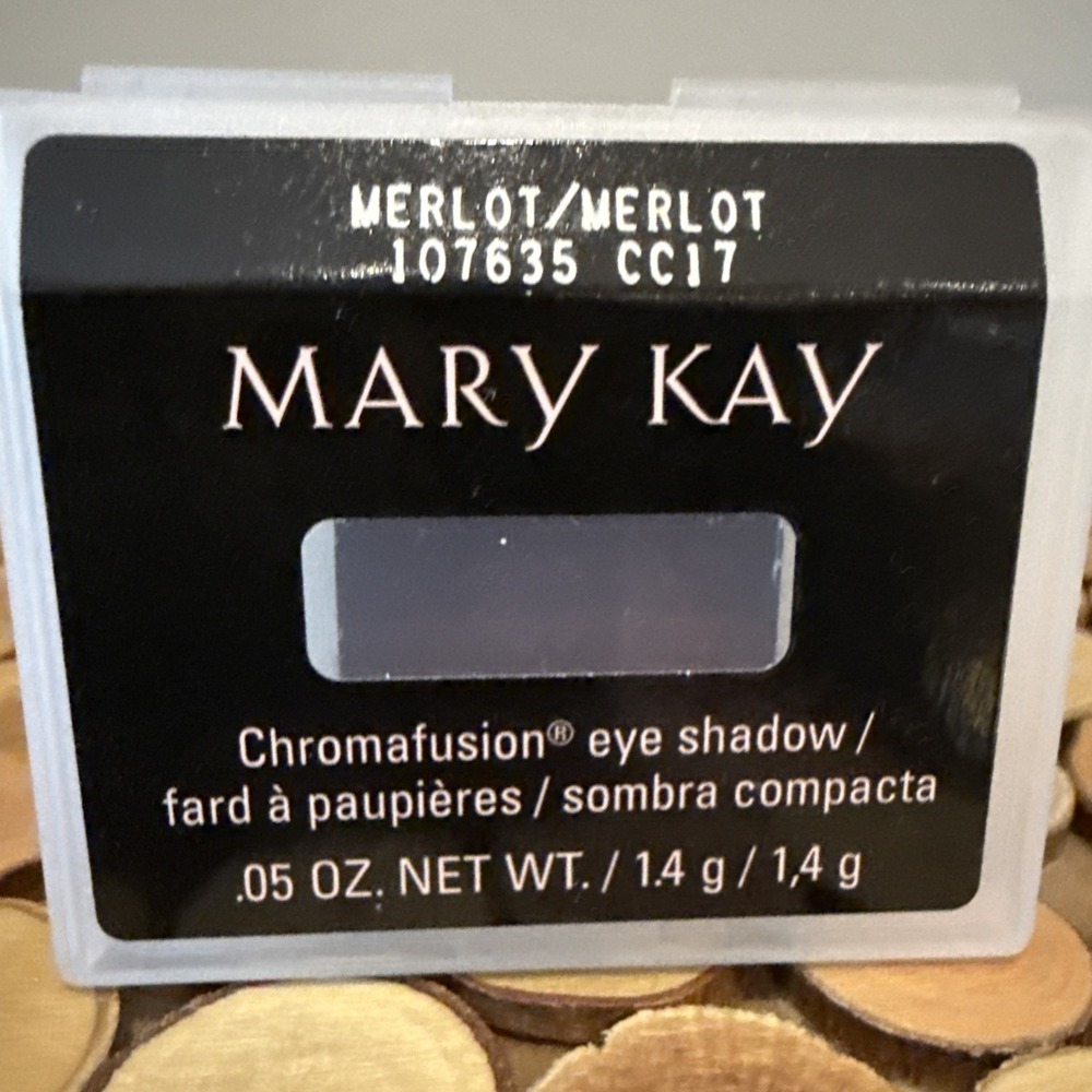 Mary Kay CHROMAFUSION EYE SHADOW 0.05 Oz Merlot 107635